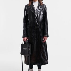 Stutterheim rain trench for in shiny black PVC